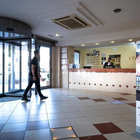 三角公寓式酒店 卡萨尔帕洛措 外观 照片